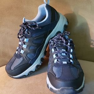 Sketchers hikers